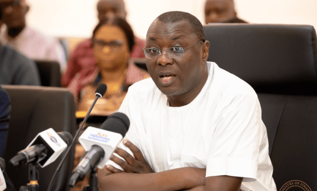 Minority Slams Gov’t Over Cedi Decline: ‘Cedi No Apicki, But Abochi Gets the Dollar’